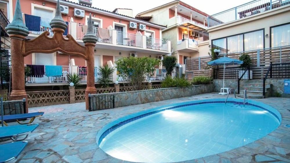 Mavrikos Hotel พลานอส ภายนอก รูปภาพ