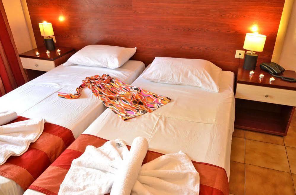 Mavrikos Hotel พลานอส ภายนอก รูปภาพ